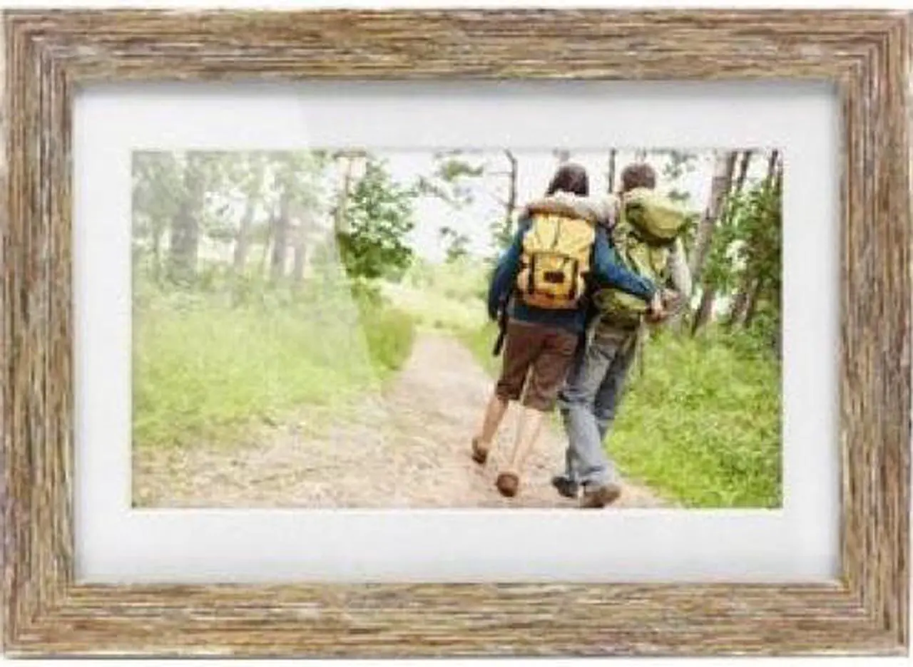 Alt view image 2 of 20 - Aluratek 10.0" Distressed Wood Digital Photo Frame with Auto Slideshow Feature
