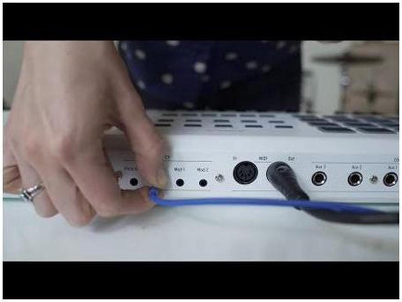 Alt view image 12 of 12 - Arturia KeyLab 88 MkII Hammer-Action MIDI Controller and Software (White)