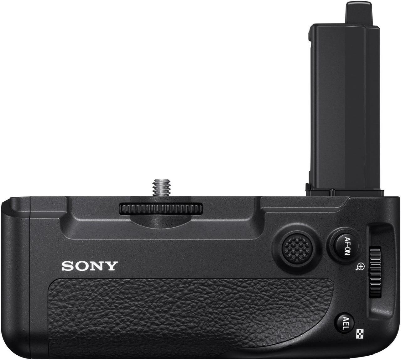 Alt view image 10 of 17 - vertical grip for sony alpha 7r iv  vgc4em