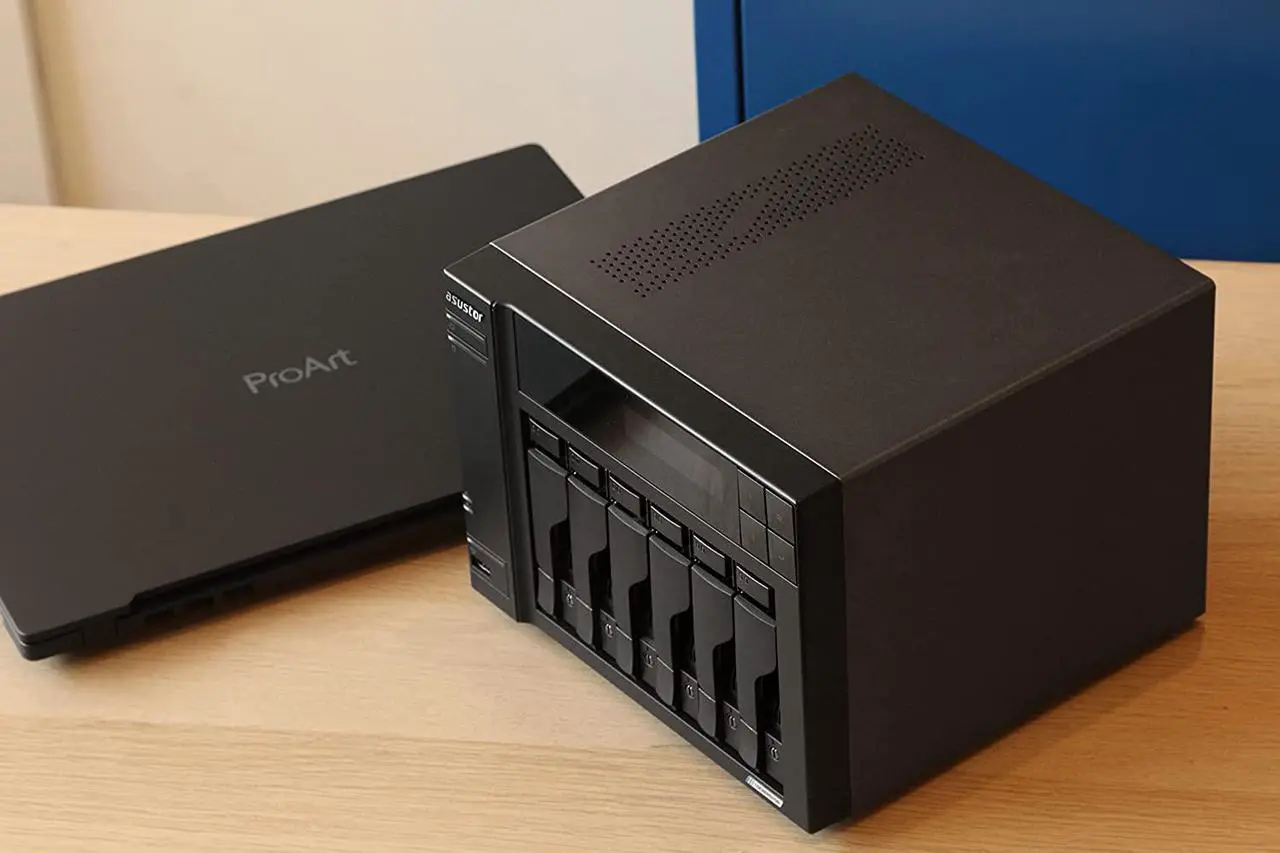 Alt view image 6 of 14 - Asustor Lockerstor 6 Gen 2 AS6706T 6 Bay NAS, Quad-Core 2.0GHz, Dual 2.5GbE Ports, 8GB RAM DDR4, Four M.2 SSD Slots (Diskless)