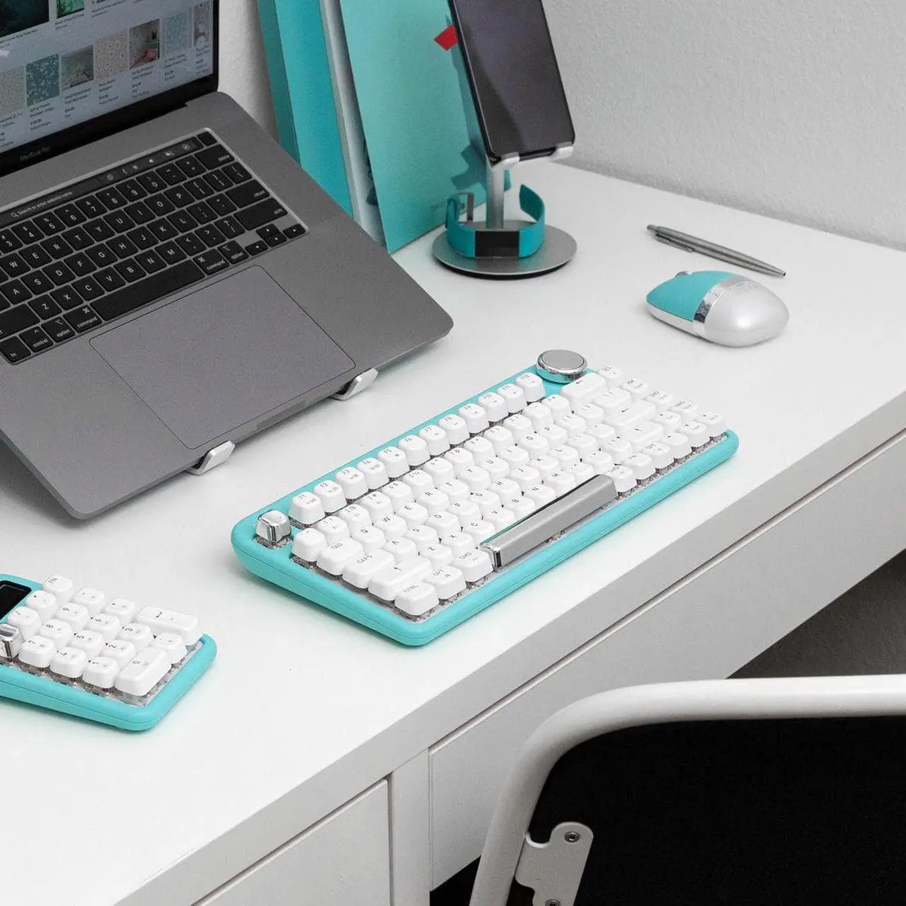 Alt view image 3 of 12 - Azio IK409 IZO Wireless BT5/USB PC & Mac Mechanical Keyboard, Pre-Lubed Red Switches, Mint Daisy