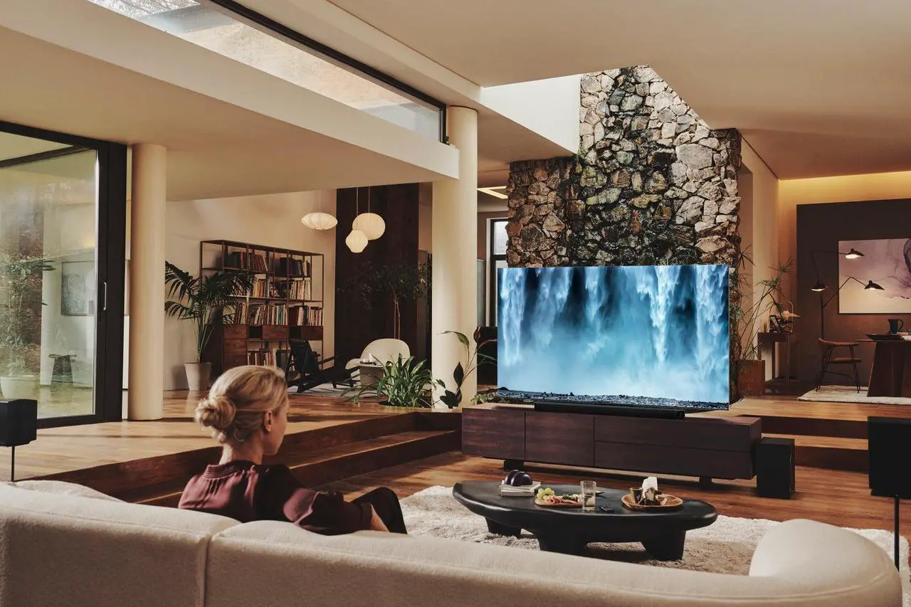 Alt view image 4 of 7 - Samsung QN55QN85BAFXZA 55" 4K Neo QLED UHD Smart TV in Titan Black with an Additional 4 Year Coverage by Epic Protect (2022)