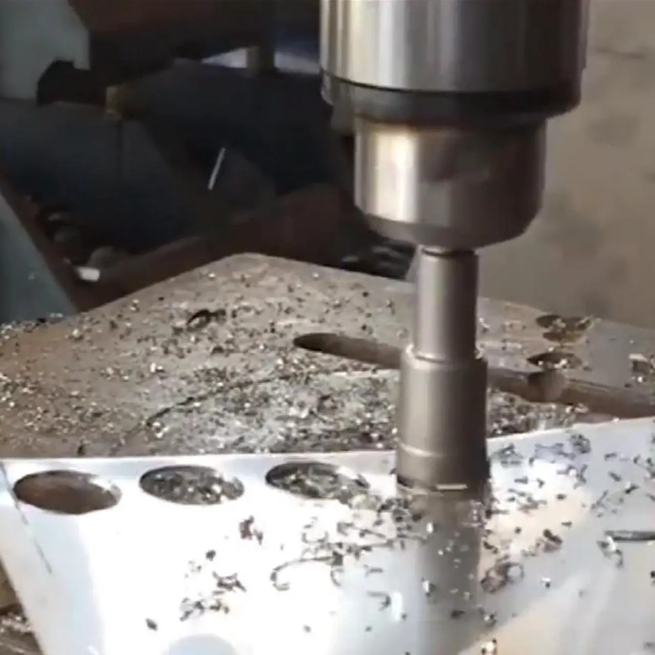 Alt view image 6 of 7 - 6 pcs Set Stainless Steel HSS Hole Saw Tool Kit Carbide Tip TCT Core Drill Bits Hole Saw for Metal / Alloy / Stainless Steel / Cutter / Power Tool