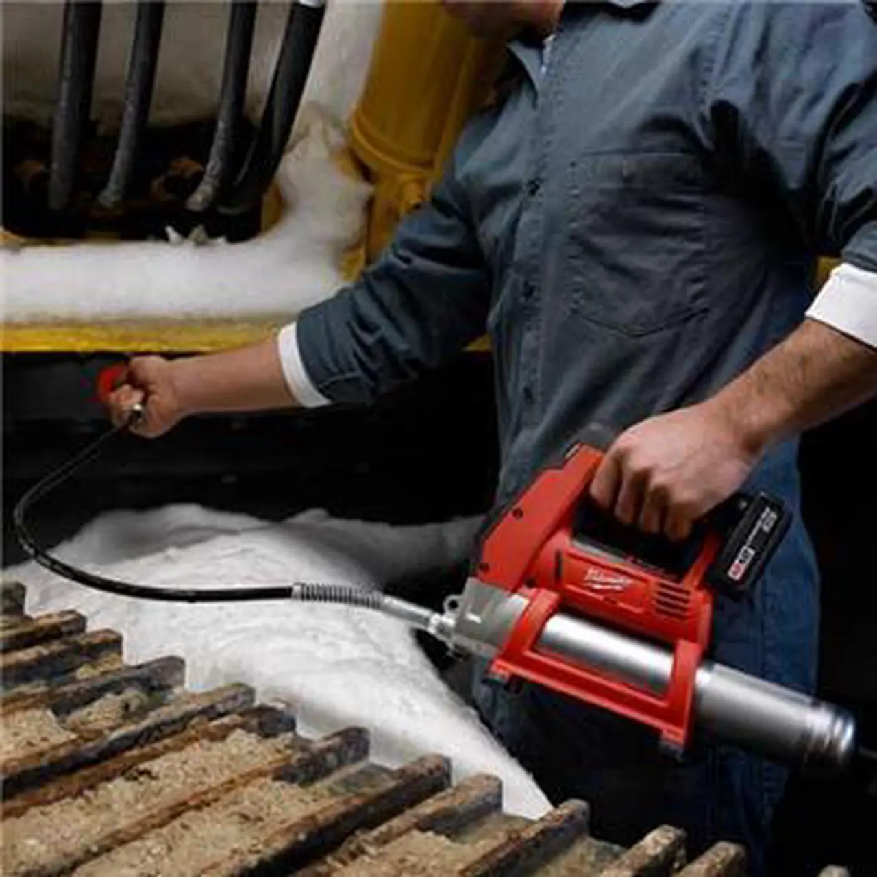 Alt view image 4 of 17 - Milwaukee 2446-20 Grease Gun