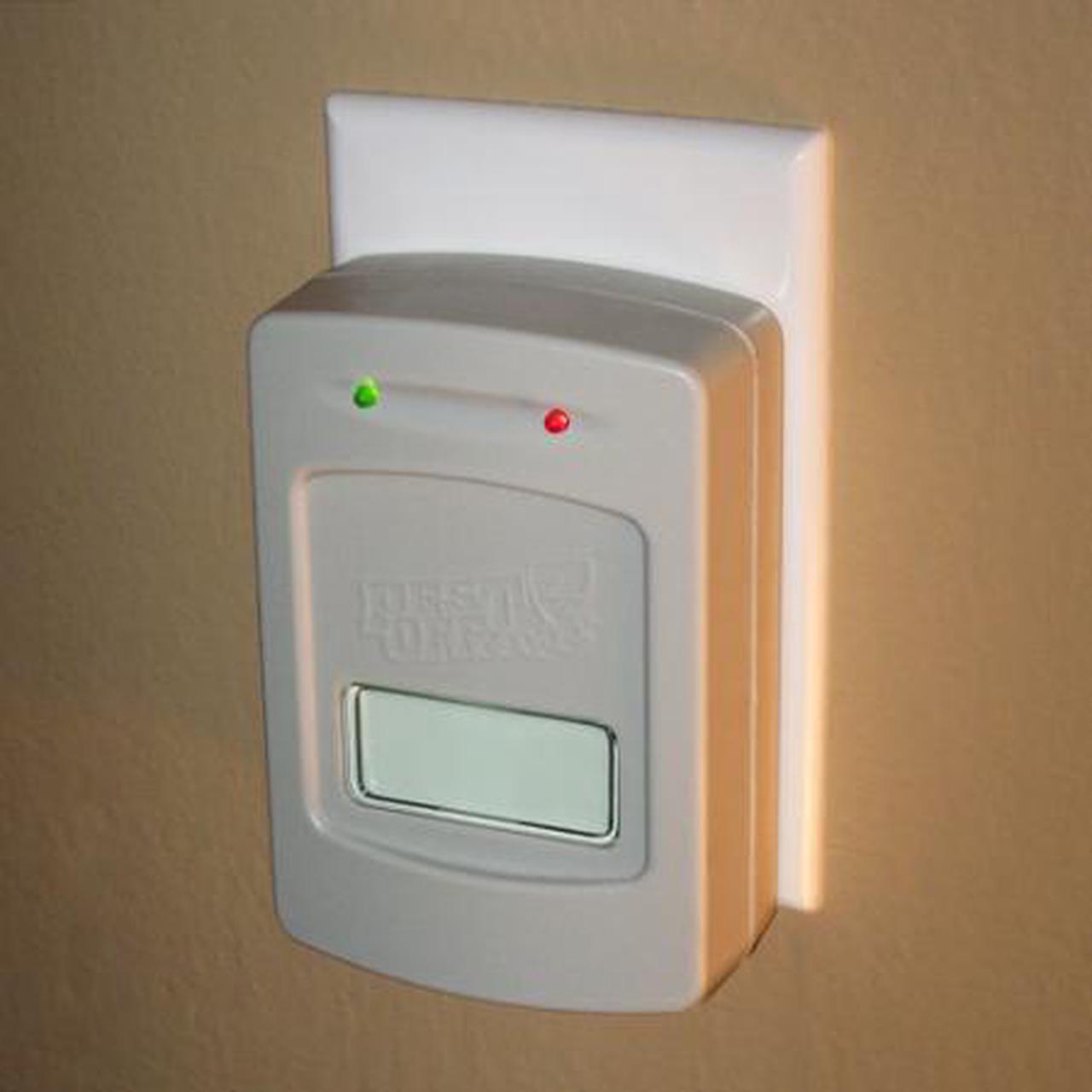 Alt view image 3 of 8 - Pest Offense POBD-I-01 Original Electronic Pest Repeller