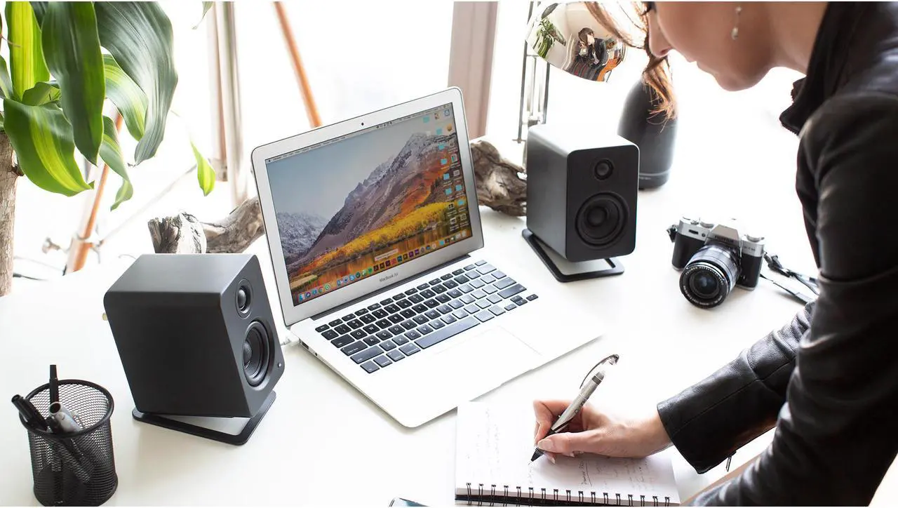 Alt view image 9 of 14 - Kanto YU2 Powered Desktop Speakers - Pair (Matte Black)
