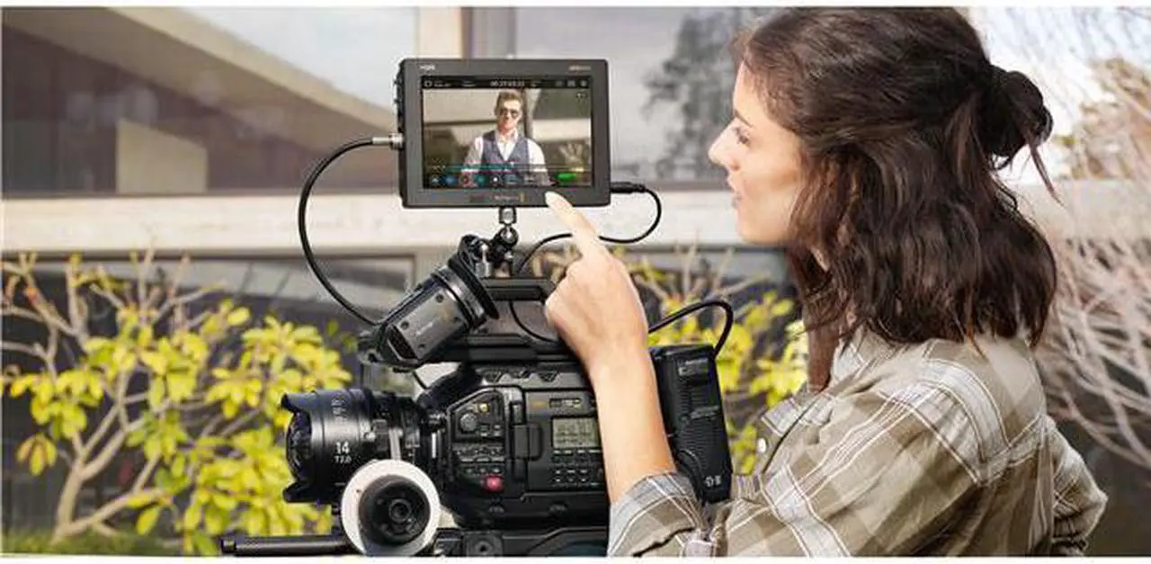 Alt view image 2 of 5 - Blackmagic Design Video Assist 7" 12G-SDI HDMI HDR Recording Monitor