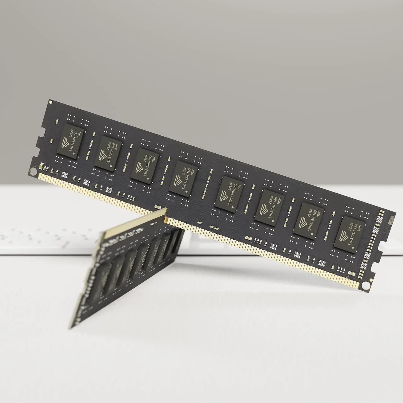 Alt view image 2 of 7 - Timetec 4GB DDR3 / DDR3L 1333MHz PC3-10600 Non-ECC Unbuffered 1.5V / 1.35V CL9 2Rx8 Low Density Dual Rank 240 Pin UDIMM Desktop PC Computer Memory RAM Module Upgrade (4GB)