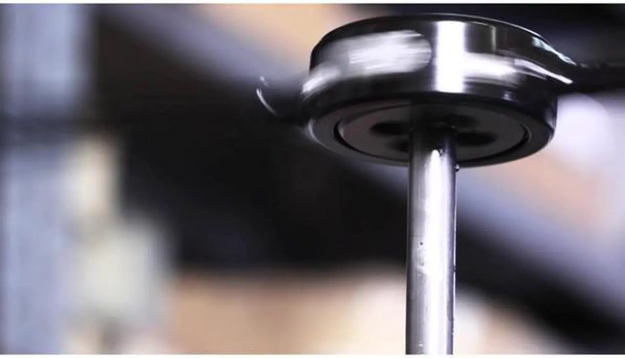 Alt view image 3 of 7 - DRILL AMERICA DWTSMR3-37X3 m37x3 3" OD HSS Round Adjustable Die Special