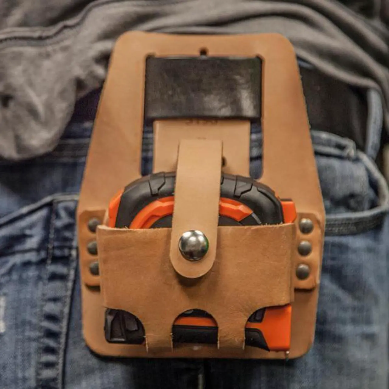 Alt view image 3 of 3 - KLEIN TOOLS 5196 Tool Pouch, Tool Holster, Tan, Leather, 1 Pockets