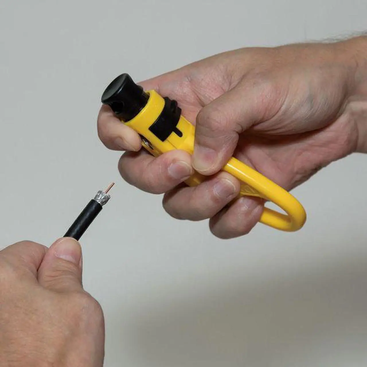 Alt view image 11 of 12 - Klein Tools VDV002-818 Coax Install and Test Kit with Crimp Tool, Includes Tester, Stripper and Universal F Connectors