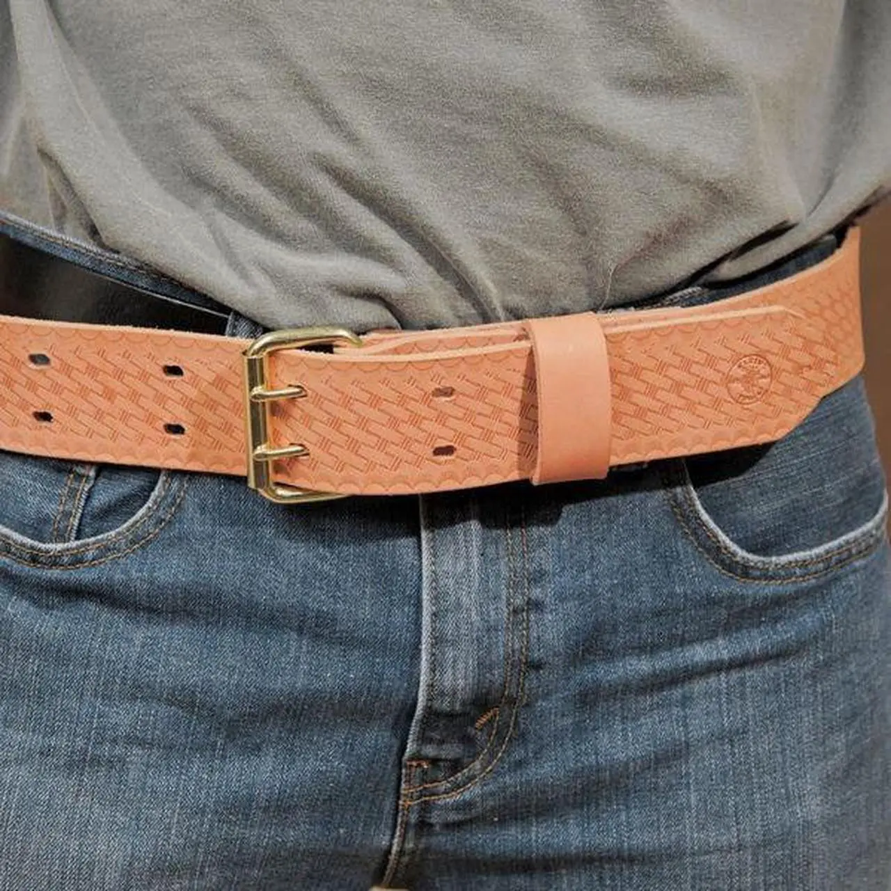 Alt view image 6 of 7 - Klein Tools 409-5415L Heavy-Duty Embossed Leather Tool Belt - Large