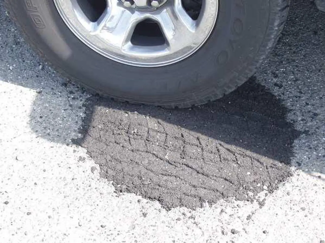 Alt view image 4 of 6 - SAKRETE 60450007 US Cold Patch Permanent Pothole Repair, 50 lb Bag, Recycled