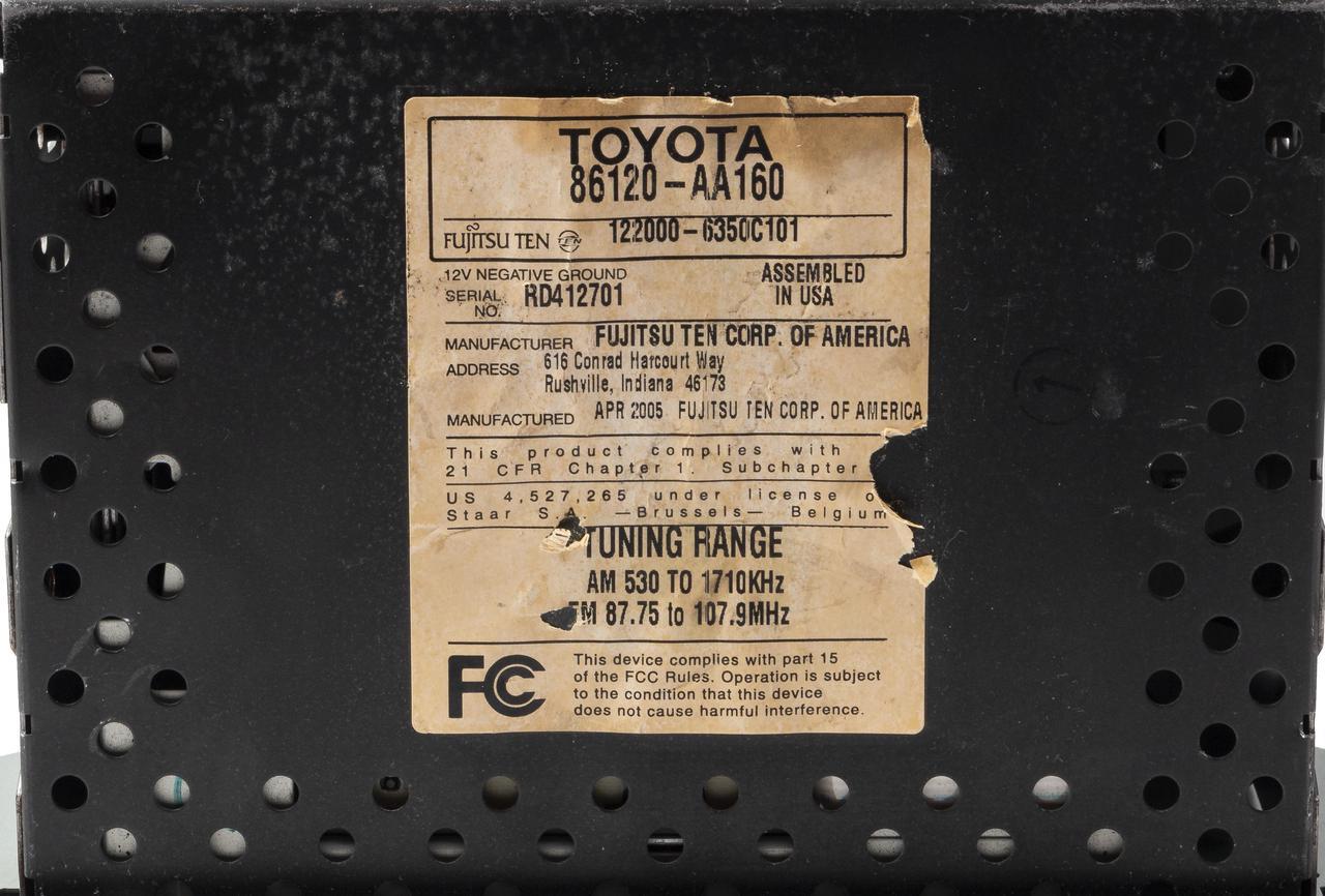 Alt view image 4 of 5 - 2005-06 Toyota Camry AMFM Radio Single Disc CD Player 86120AA160 Face Code 16860
