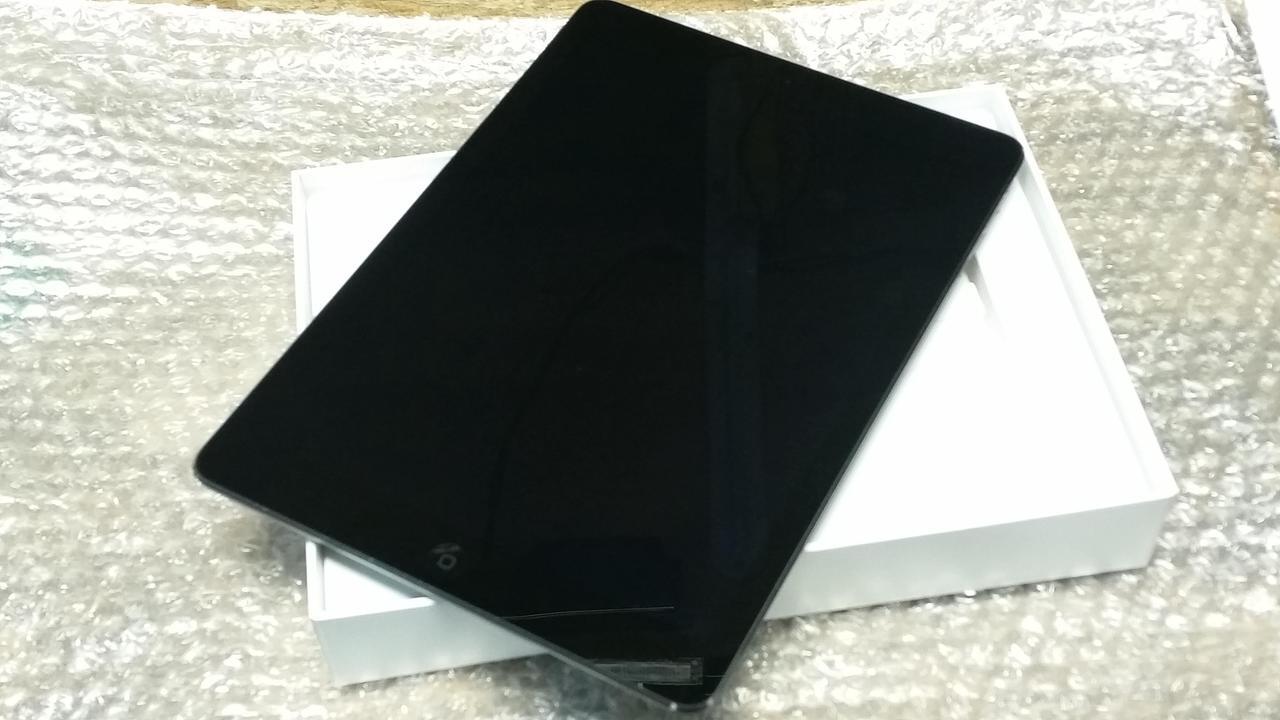 Alt view image 6 of 10 - Apple iPad Air - Grade A - Apple A7 1.40GHz, 1 GB Mem, 16 GB Flash Storage, 9.7" 2048 x 1536 - Wi-Fi - iOS 10 - A1474 MD785LL/A Black with Space Gray