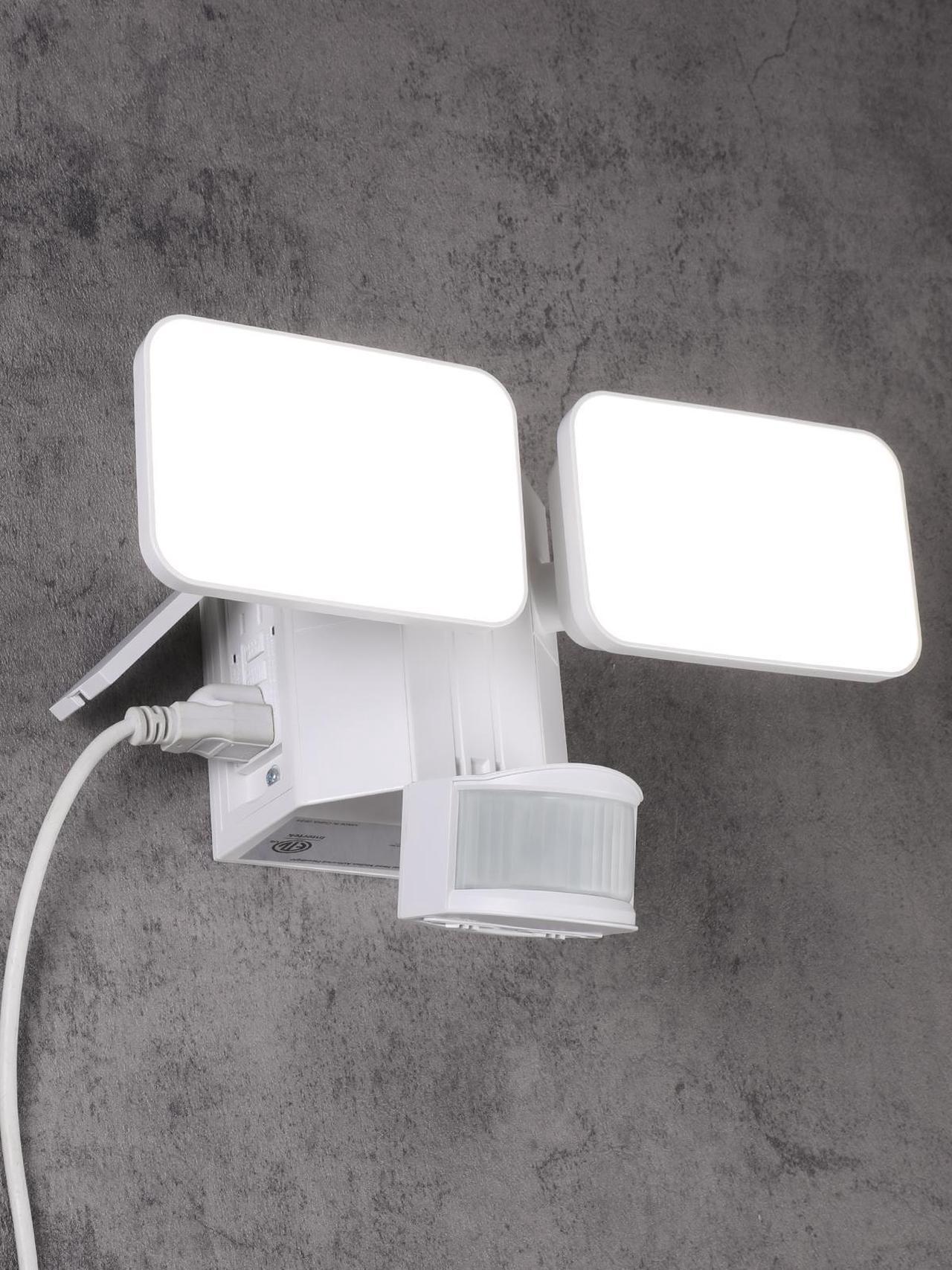 Main image of LED Security Light with GFCI Outlets& Motion Sensor, Dusk to Dawn, 5000K Daylight, White