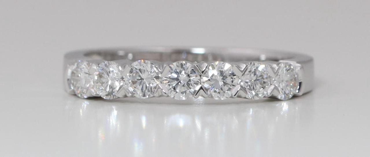 18k White Gold Round Diamond Multi-Stone Half-Eternity Prongs Setting Ring (0.8 Ct G VVS Clarity)