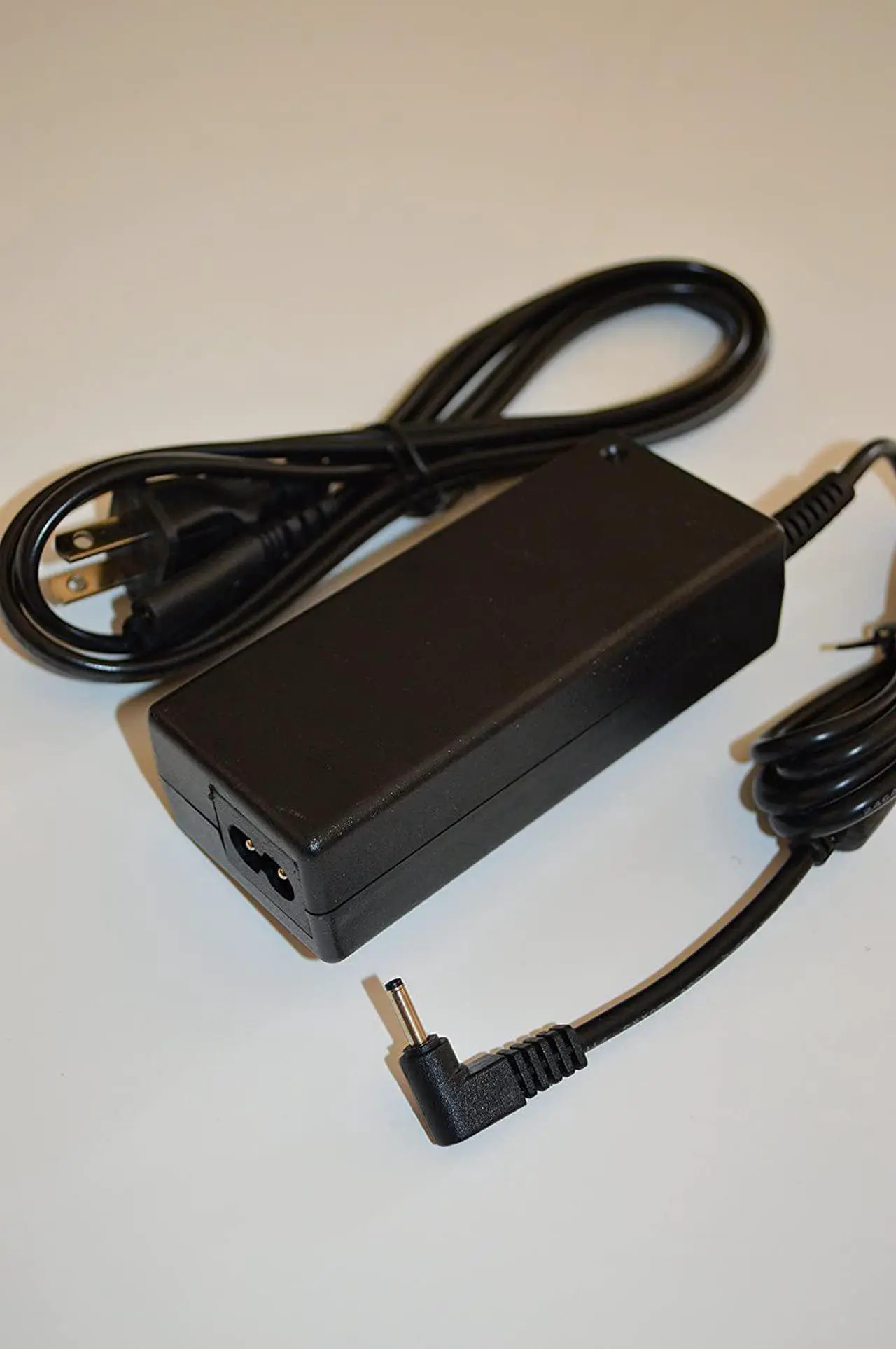 Alt view image 2 of 5 - USMART AC Adapter Laptop Charger for Samsung ATIV Book 5 NP540U4E-K01US, NP540U4E-K04US, NP540U4E-K03US Ultrabook Laptop Notebook Battery Power Supply Cord Plug
