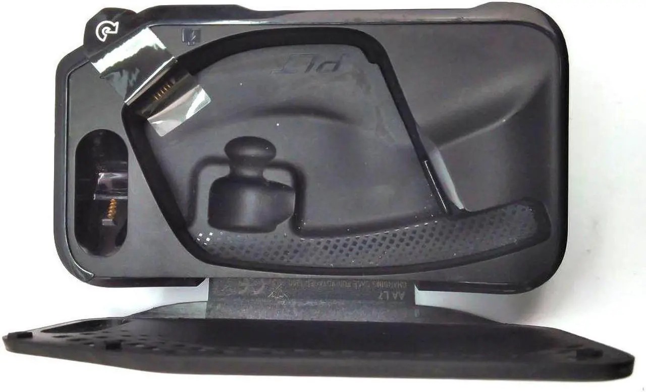 Alt view image 4 of 4 - Poly Voyager Charging Case, Voyager 5200 (Plantronics)