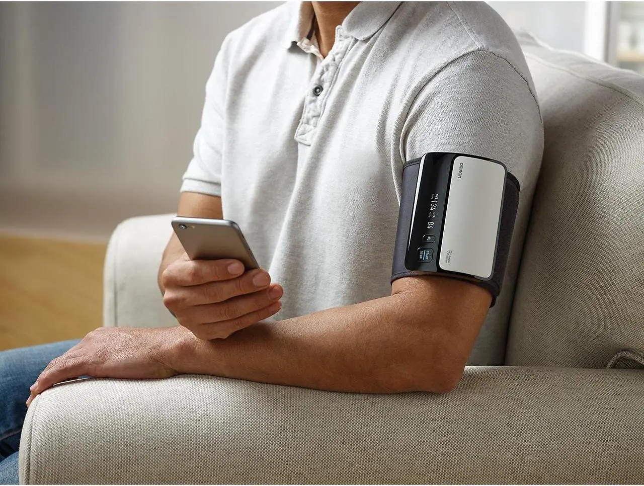Alt view image 5 of 7 - Omron Evolv Digital Wireless Upper Arm Blood Pressure Monitor OMRBP7000