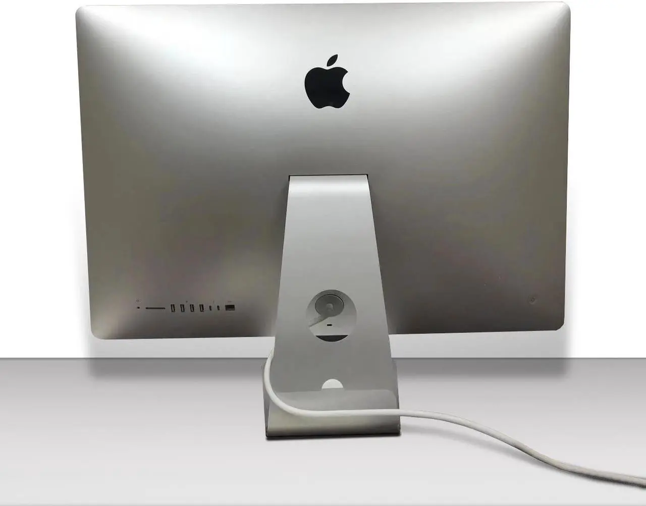 Alt view image 2 of 4 - Apple MNED2LL/A 27-inch iMac Retina 5K Display, 4.2GHz Intel Core i7 Quad Core, 64GB RAM, 1TB SSD Flash Drive, Silver (Renewed)