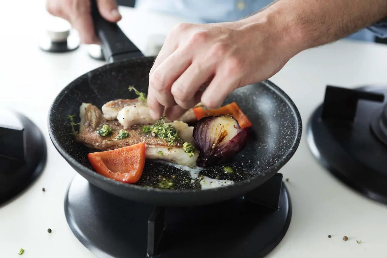 Alt view image 5 of 7 - ZWILLING Madura Plus Forged 8-inch Nonstick Fry Pan