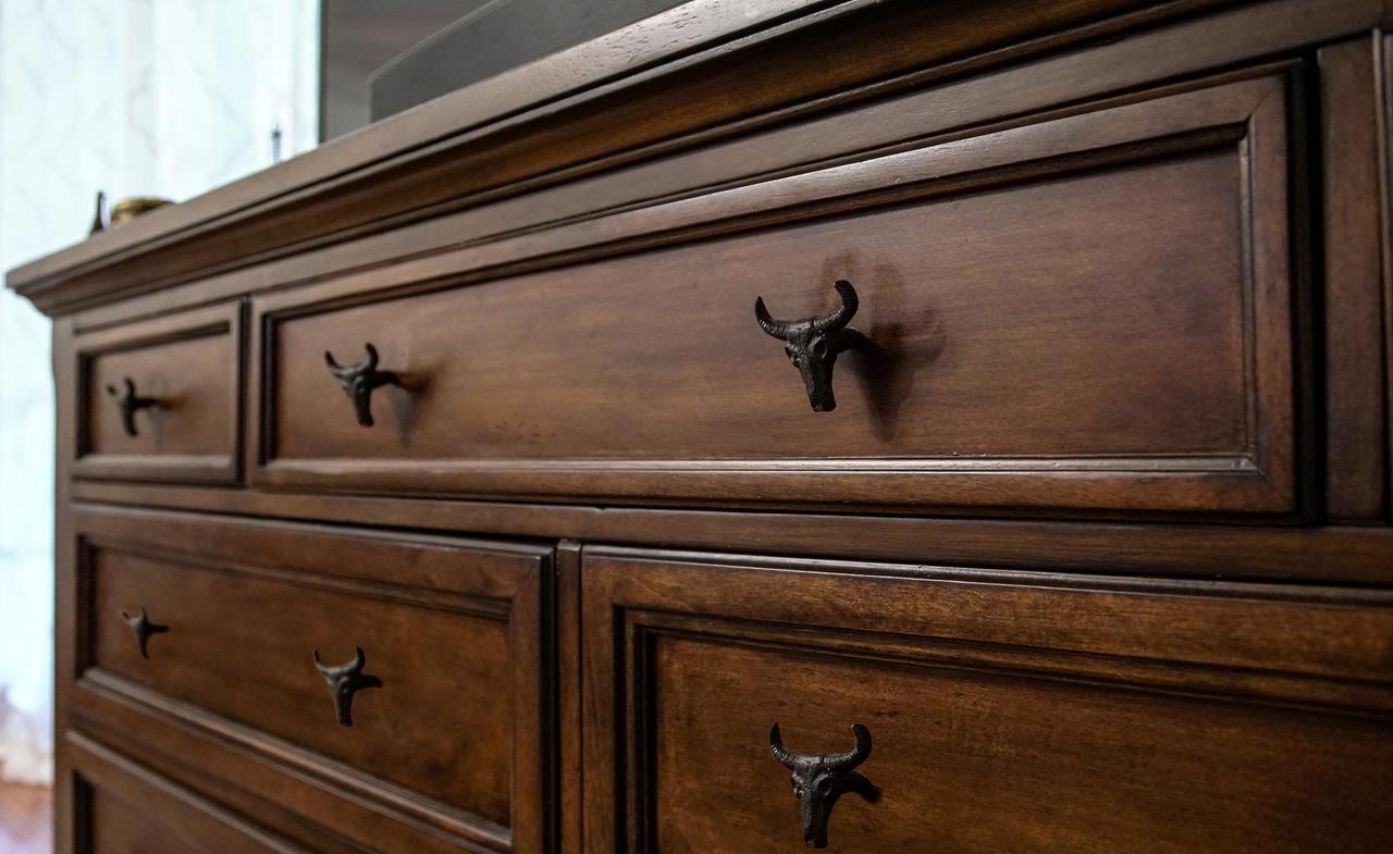 Alt view image 4 of 7 - Set of 6 Rustic Brown Cast Iron Steer Skull Drawer Pulls - Western Home Decor Cabinet Knobs - 2 Inches High - Easy Install - Great For Dressers and Cupboards
