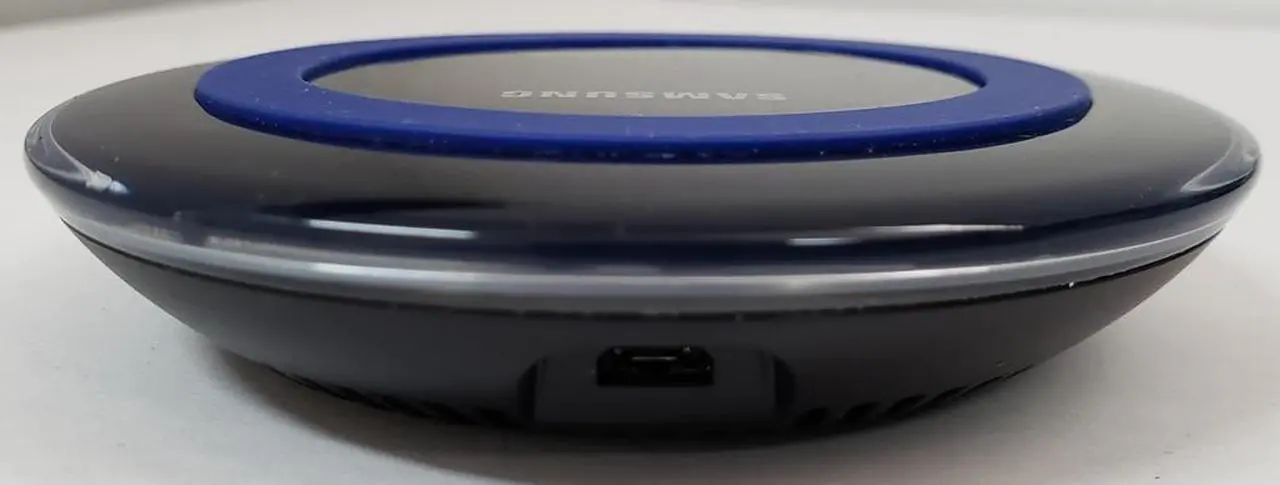 Alt view image 6 of 7 - Samsung EP-PN920 Qi Wireless Fast Charger Pad Special Edition Wall Charger - Blue