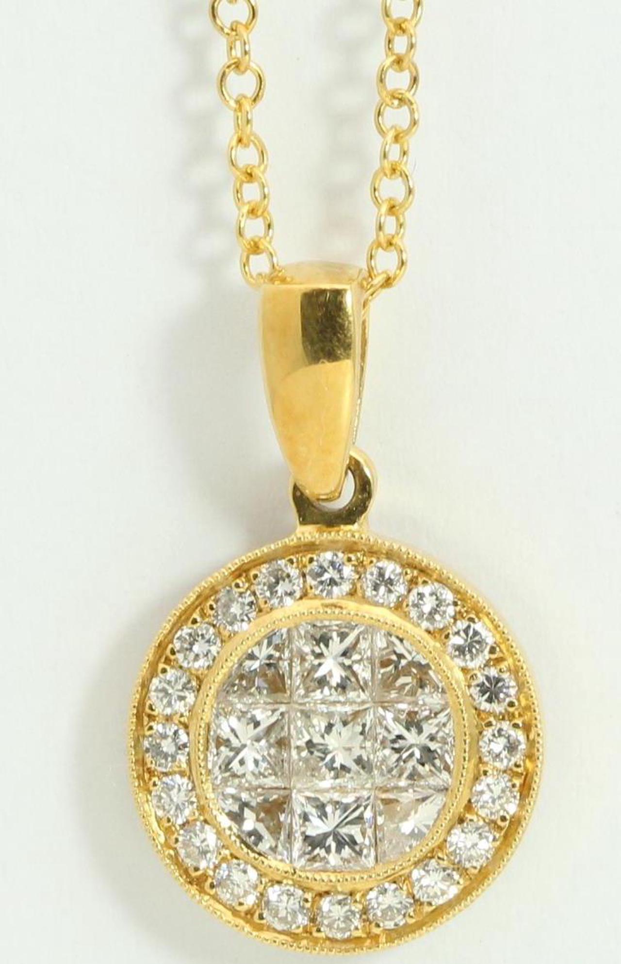 18k Yellow Gold Princess & Round elegant circular modern diamond pendant with set bezel(1.07 ct, H, VS)