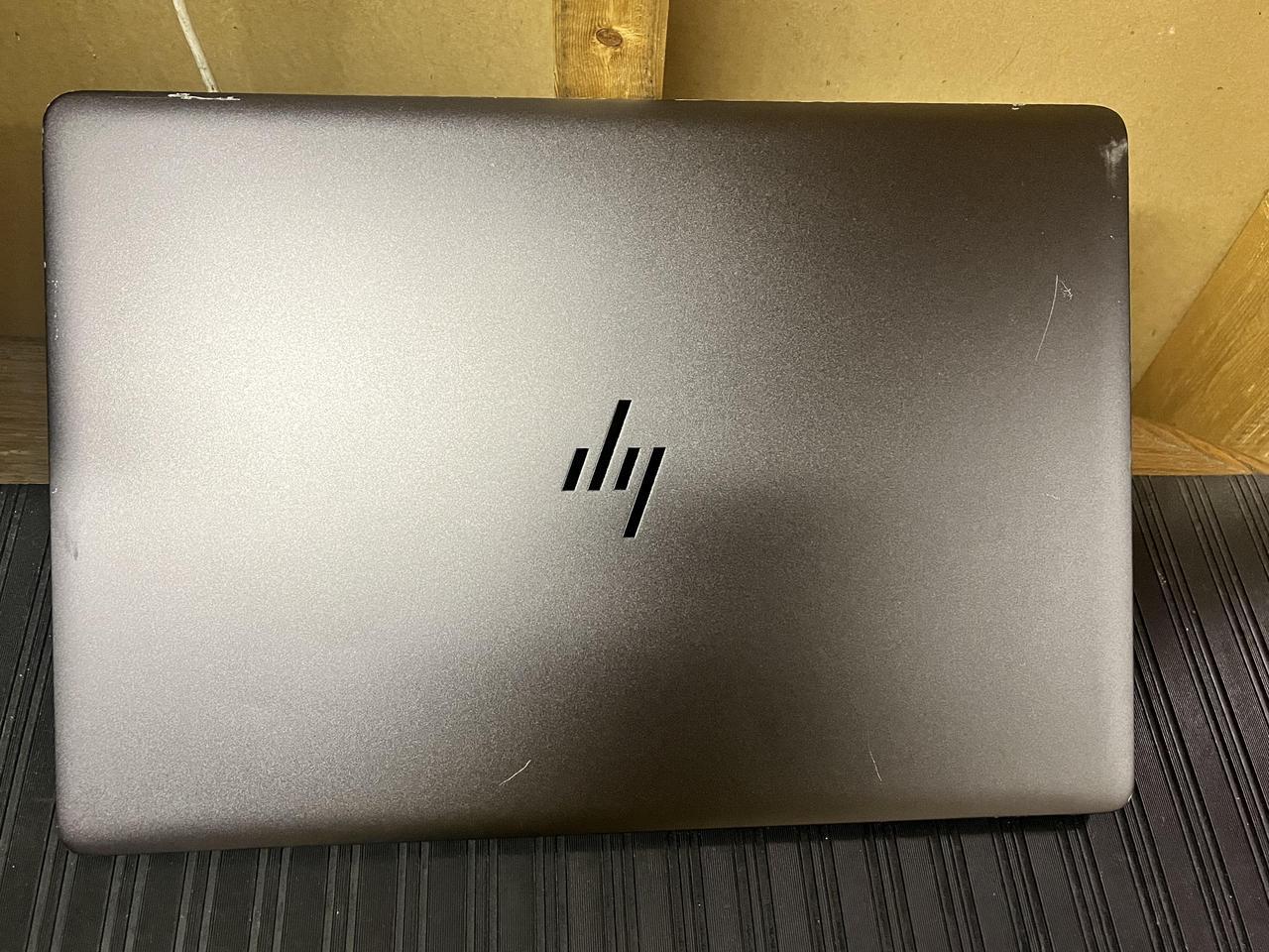 Alt view image 6 of 6 - HP ZBook Studio G4 Mobile Workstation (2VT73UT#ABA) INTEL XEON E3-1505M, 8GB RAM, 256GB SSD, NVIDIA QUADRO M1200 4GB, 15.6-inch Display, W10 PRO 64