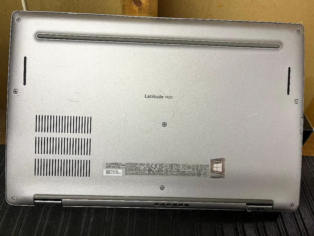 Alt view image 7 of 7 - Dell Latitude 7420 14" Laptop i5-1145G7 16GB 512GB SSD W11P