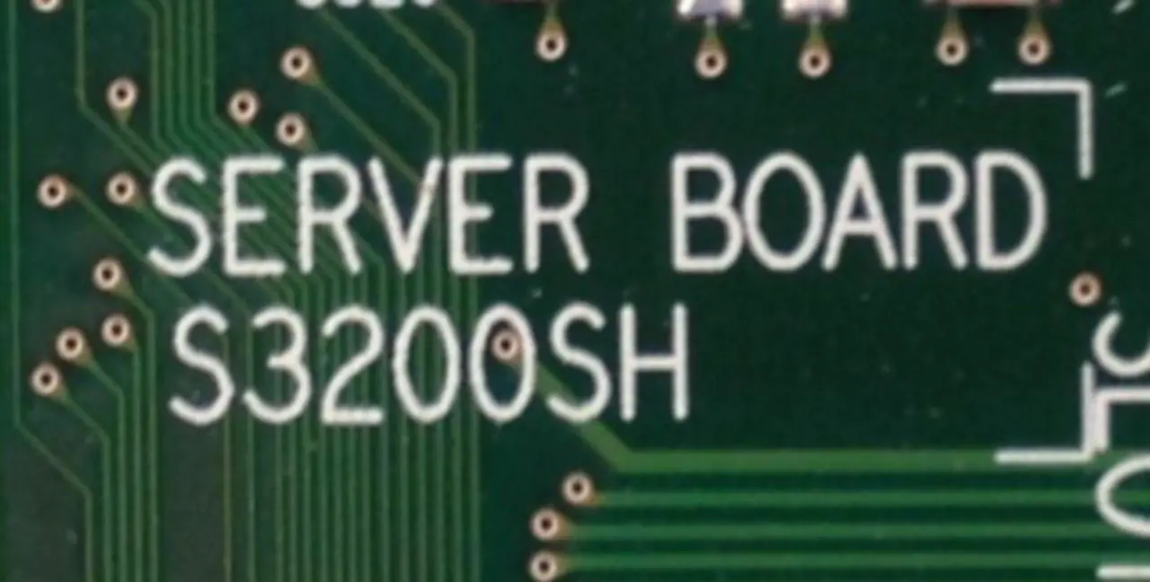 Alt view image 5 of 9 - INTEL S3200Sh Ssi Teb Entry Server Board  Socket 775  1333Mhz Fsb  8Gb (Max) Ddr2 Sdram Support