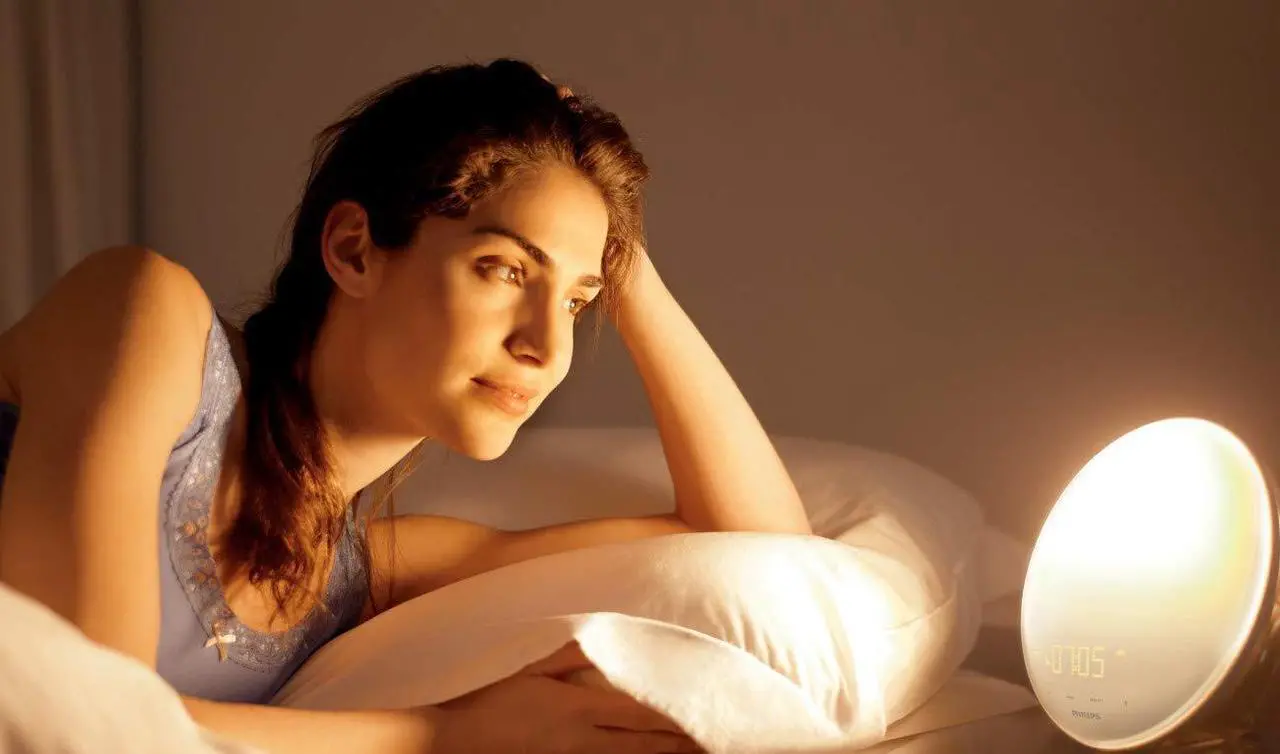 Alt view image 5 of 6 - Philips Wake-Up Light Alarm Clock with Colored Sunrise Simulation and Sunset Fading Night Light, White (HF3520)