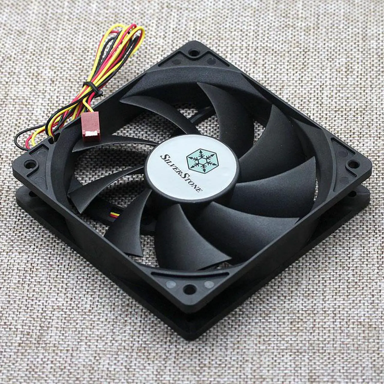 Alt view image 3 of 5 - SILVERSTONE S1202512SLN-3M 12V 0.18A 12 cm ultra-quiet AP121 chassis cooling fan