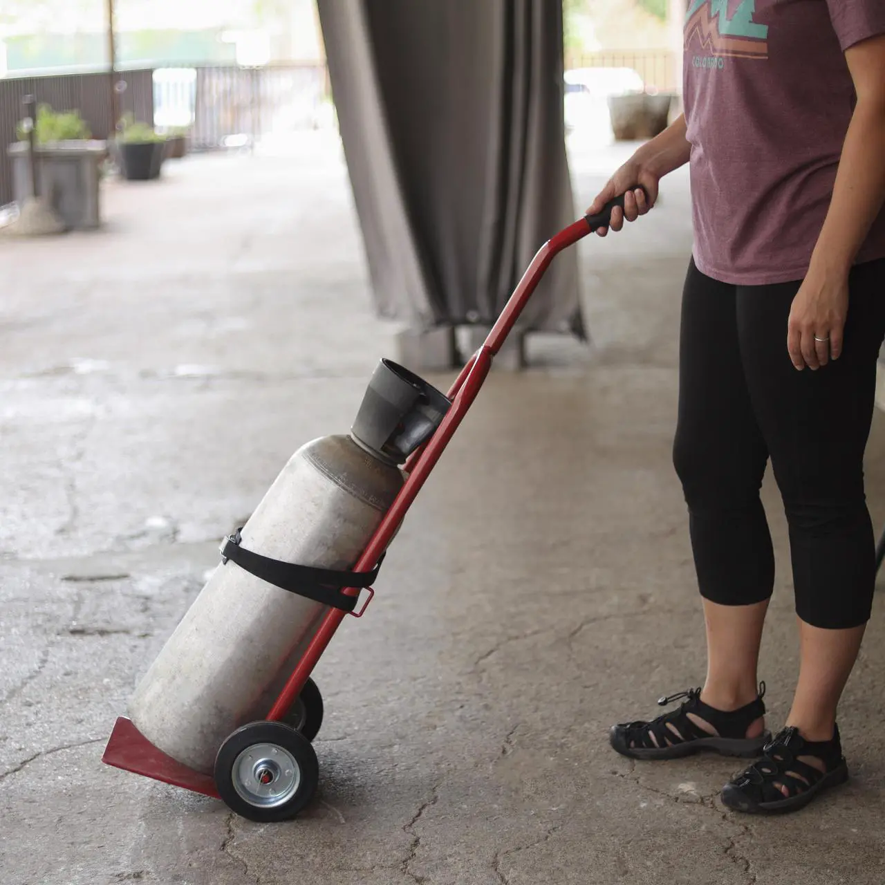 Alt view image 4 of 7 - BISupply Propane Cylinder Dolly - 40lb Propane Tank Cart Hand Truck