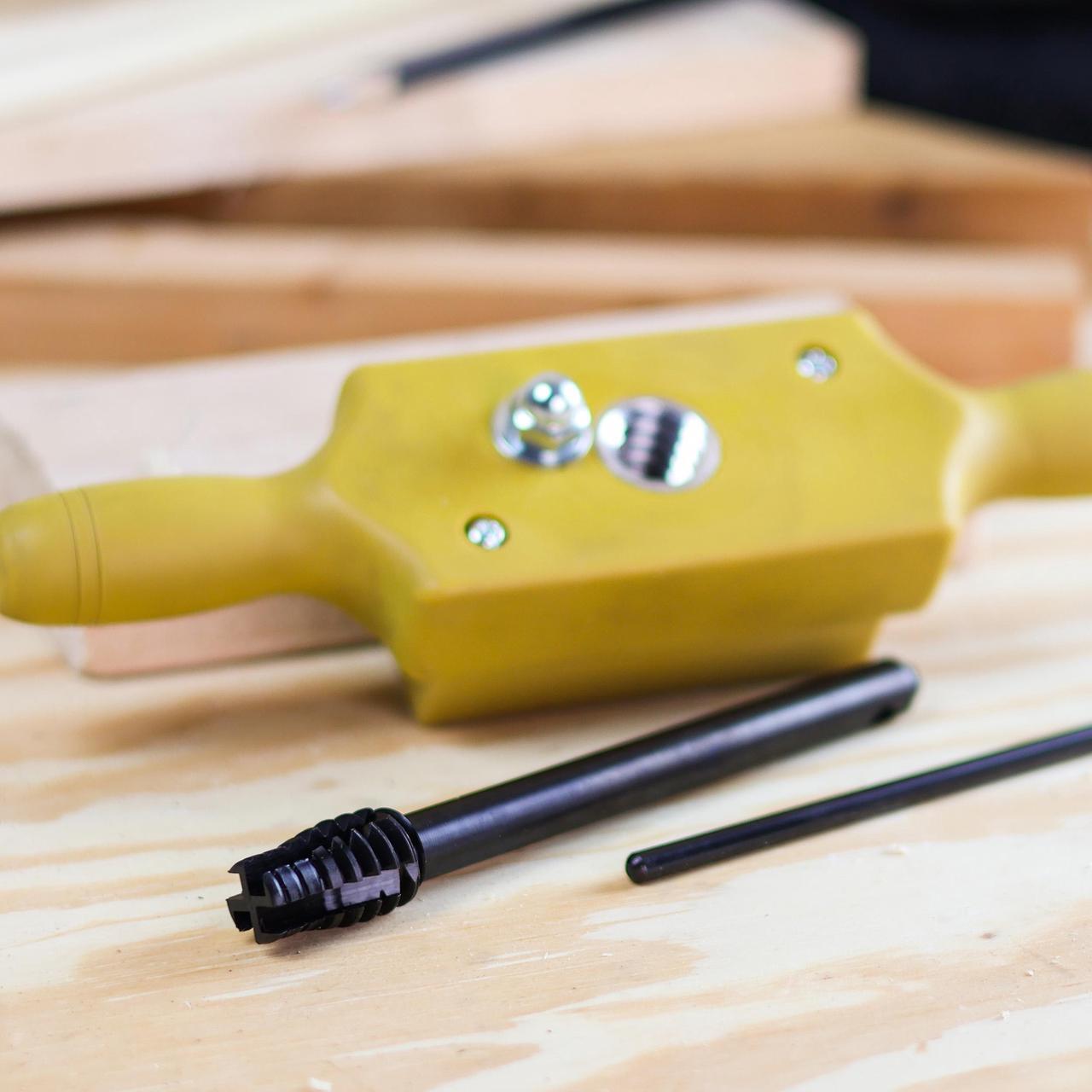 Alt view image 5 of 7 - DCT Plastic Jig Dowel Thread Tap Kit - 3/4in x 6TPI Threading Box and Steel Tap