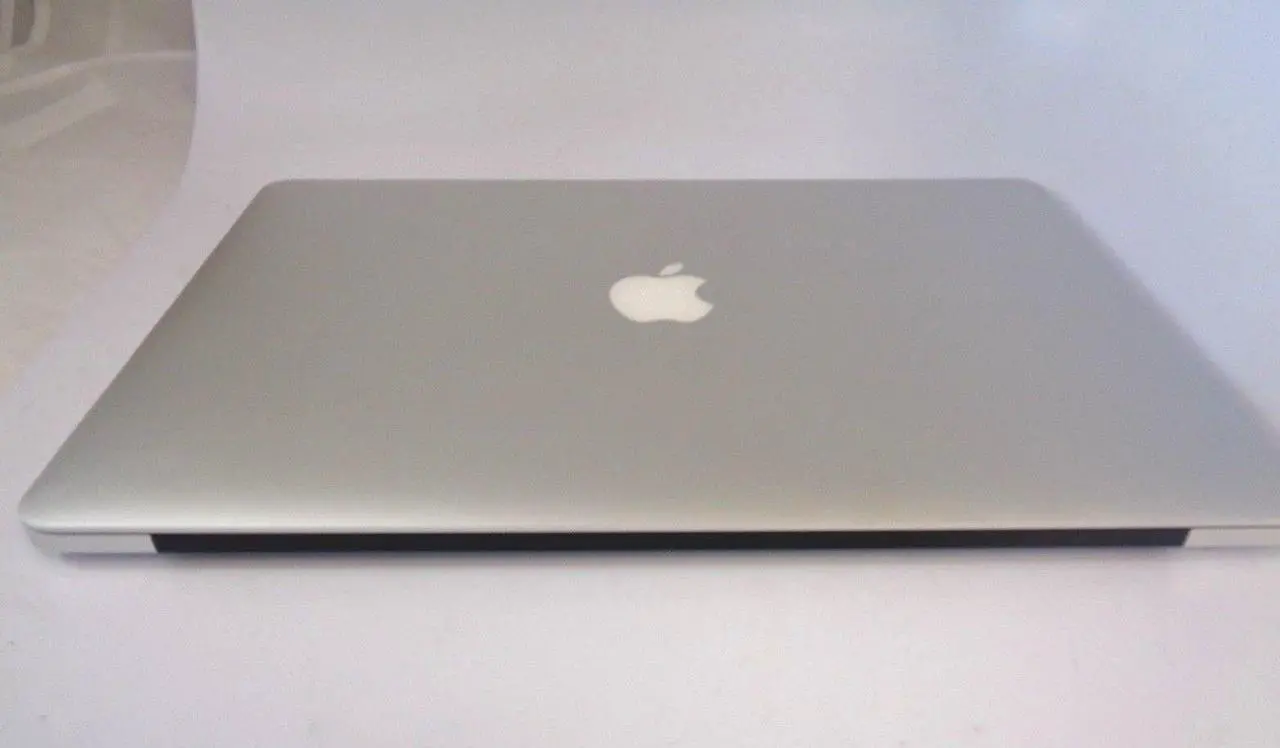 Alt view image 6 of 13 - Apple MacBook Pro 15.4" A1398 i7-4750HQ 2.0GHz 8GB RAM 256GB SSD MacOS 10.13 ME293LL/A