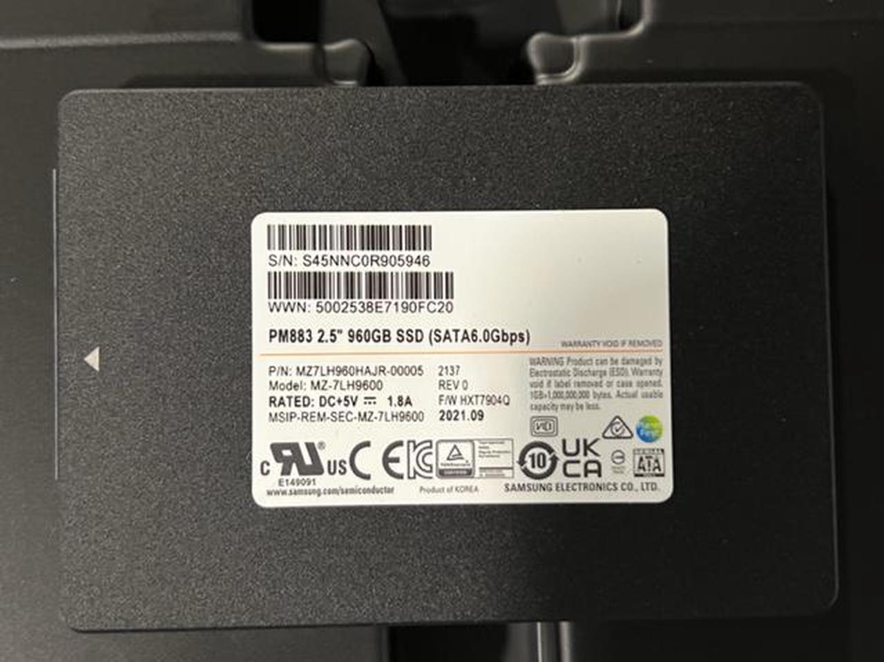 Alt view image 7 of 8 - Samsung PM883 960GB 3D TLC SATA 6Gb/s 2.5-Inch Enterprise SSD - MZ7LH960HAJR-00005 MZ-7LH9600