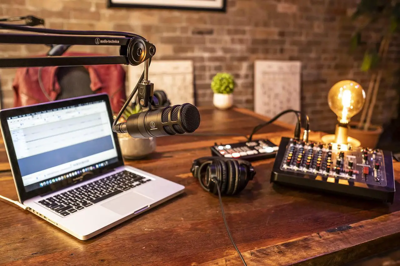 Alt view image 14 of 20 - Audio-Technica AT2040 Hypercardioid Front-Address Dynamic Podcast Microphone