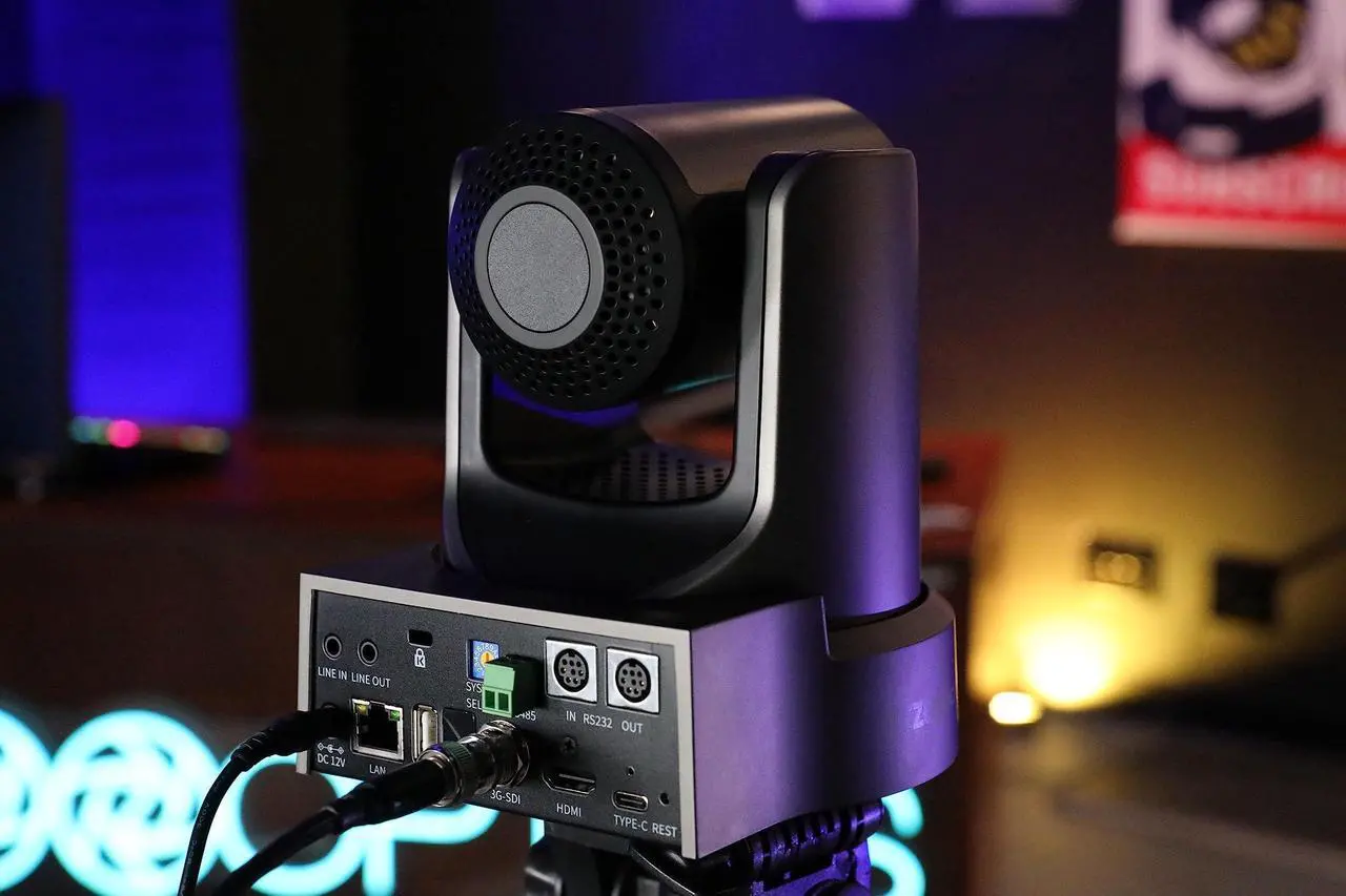 Alt view image 3 of 5 - PTZOptics Move SE 30X (White)