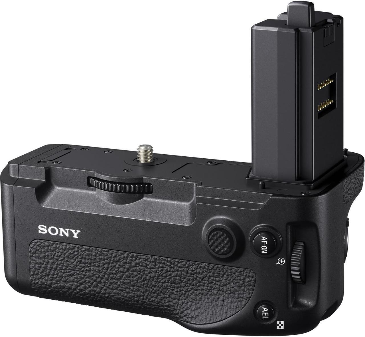 Alt view image 4 of 17 - vertical grip for sony alpha 7r iv  vgc4em