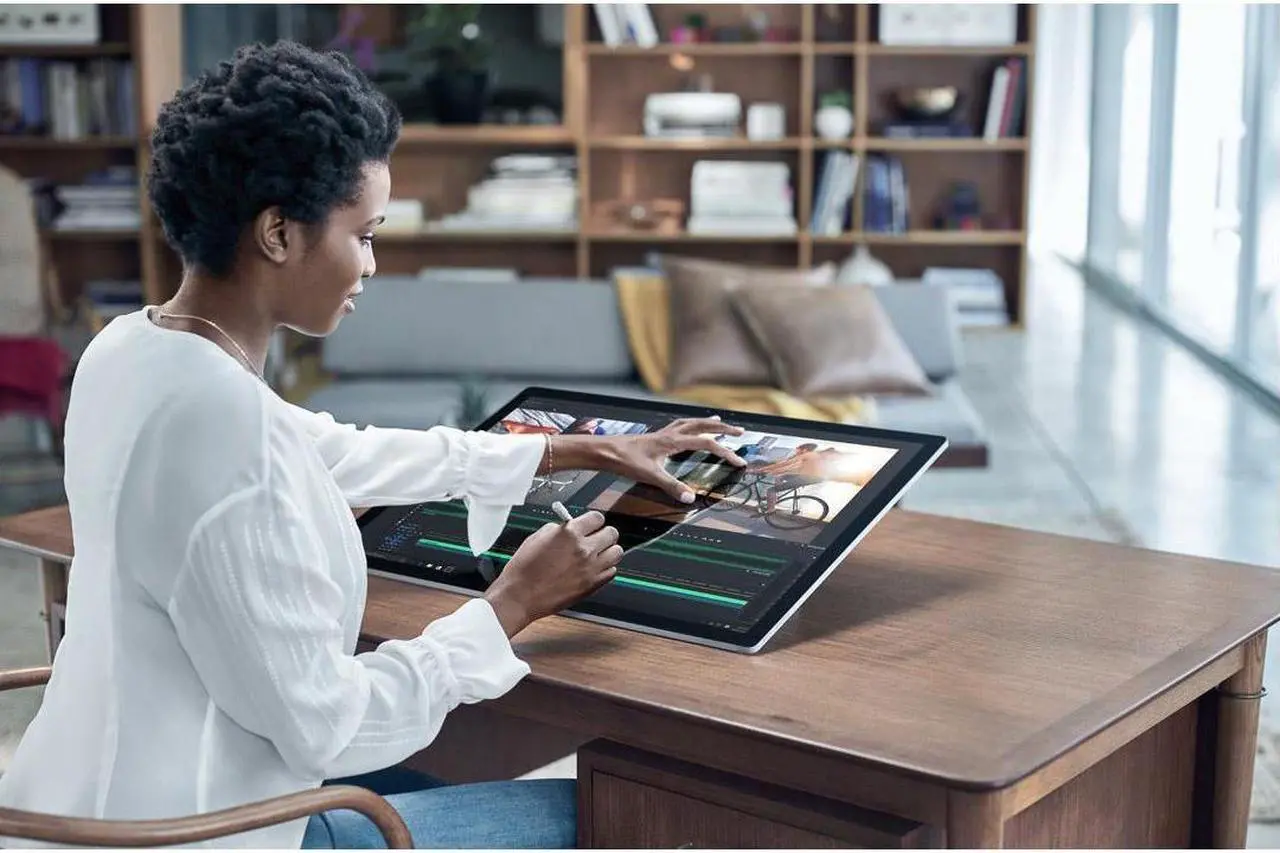 Alt view image 6 of 13 - Microsoft 28" 4500x3000 Surface Studio (Intel Core i7, 32GB RAM, 2TB) 43Q-00001