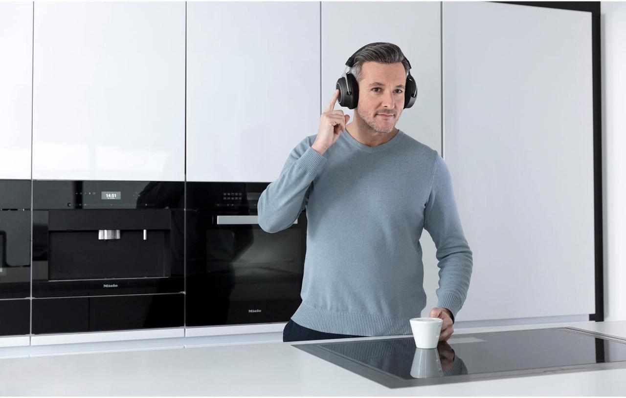 Alt view image 2 of 11 - Beyerdynamic Amiron Wireless High-end Tesla Bluetooth® headphones with sound personalization (closed)