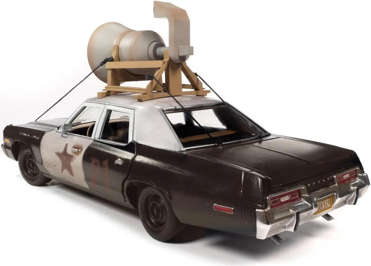 Alt view image 4 of 6 - 1974 Dodge Monaco "Bluesmobile" Black & White (Dirty) w/Figures "The Blues Brothers" (1980) 1/18 Diecast Model Car by Auto World
