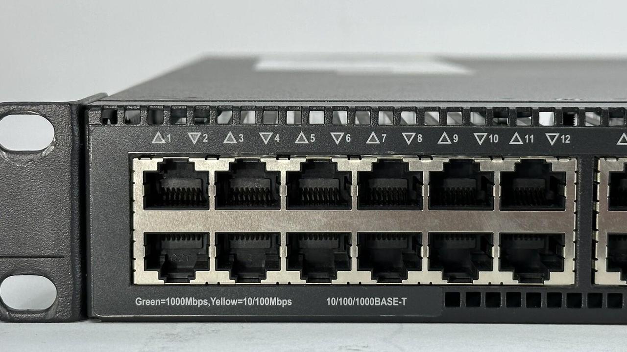 Alt view image 4 of 6 - HPE FlexNetwork 5130 48G 4xSFP+ 1-Slot HI 48x Gigabit 4x 10GbE 2x Fans 2x PSU L3