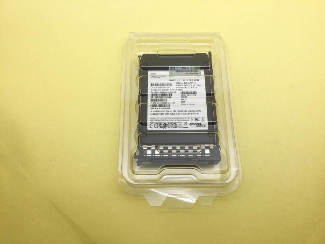 Alt view image 3 of 4 - P40567-B21 HPE 7.68TB NVME GEN4 READ INTENSIVE SFF BC U.3 PM1733 SSD P41565-001