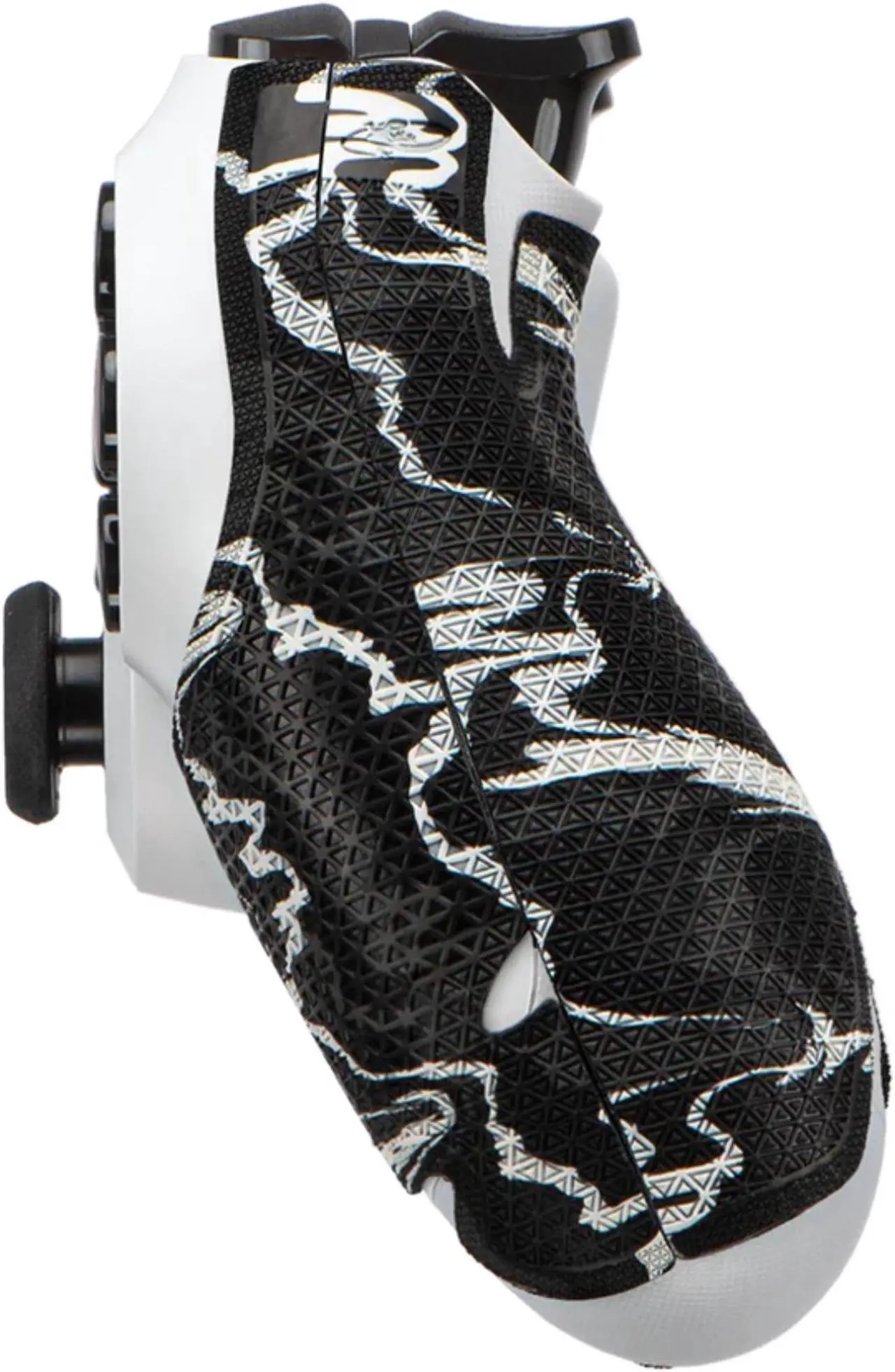 Alt view image 5 of 6 - Lizard Skins DSP PS4 Controller Grip: 0.5 mm thick (Black Camo)