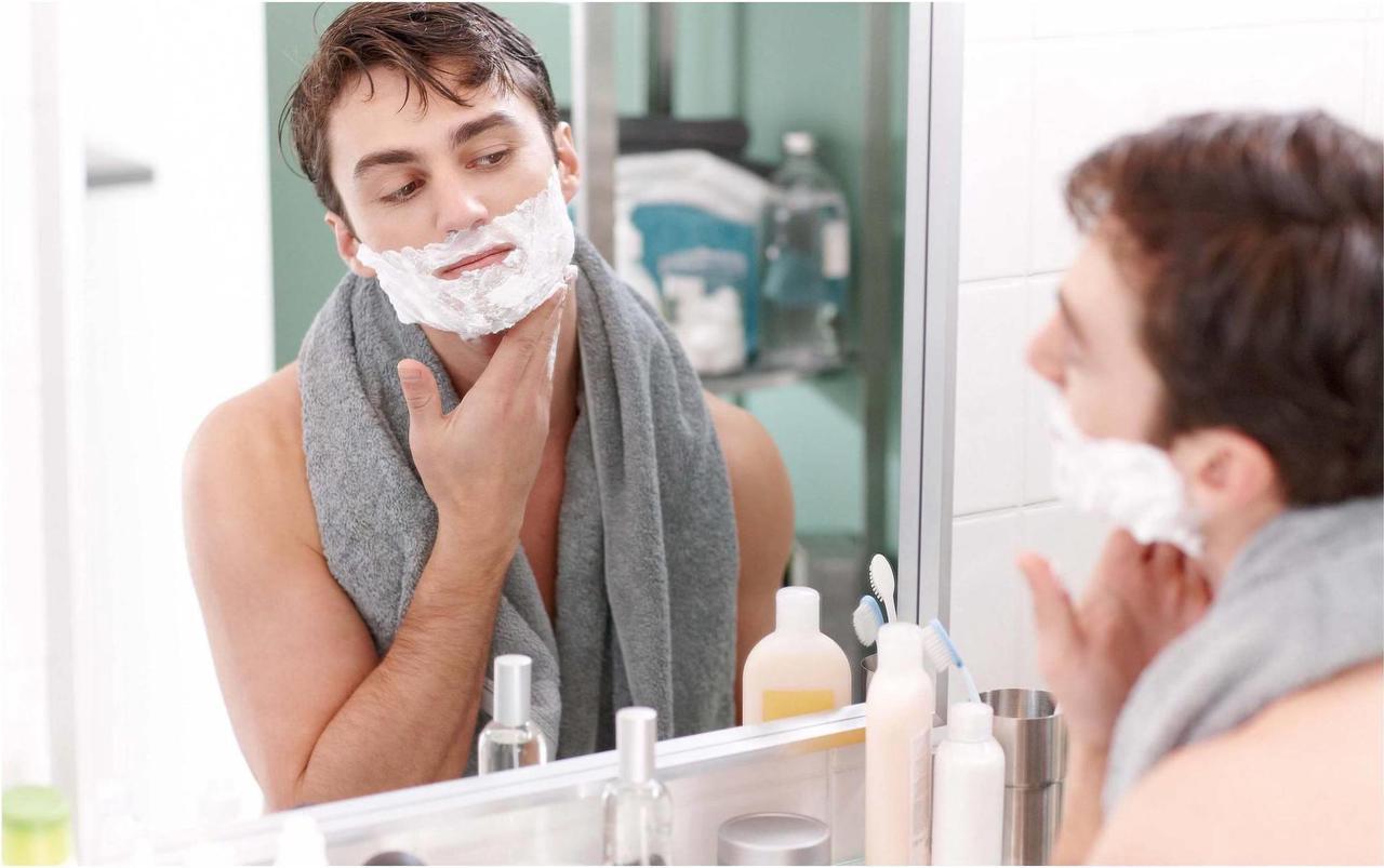 Alt view image 4 of 5 - Philips Norelco Electric Shaver AquaTech 4100, AT810/81