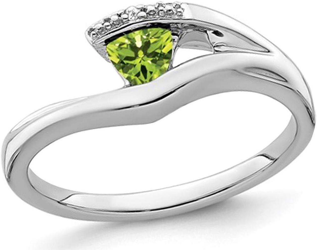 1/4 Carat (ctw) Trillion-Cut Solitaire Peridot Ring in 14K White Gold