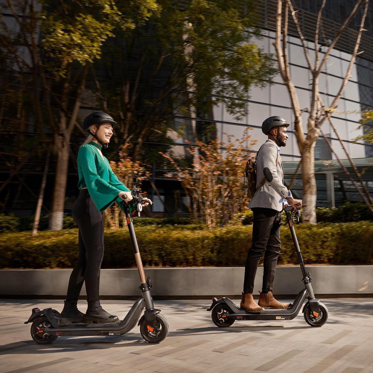 Alt view image 7 of 7 - NIU Electric Scooter Adult KQi3 Pro, Long Range 31 Miles, 20mph speed, Rosegold